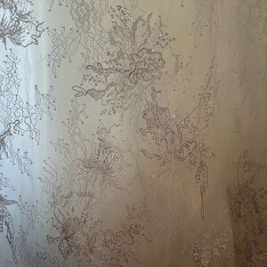 Amore Wedding dress. Smoke free. Rarely alterations done details listed